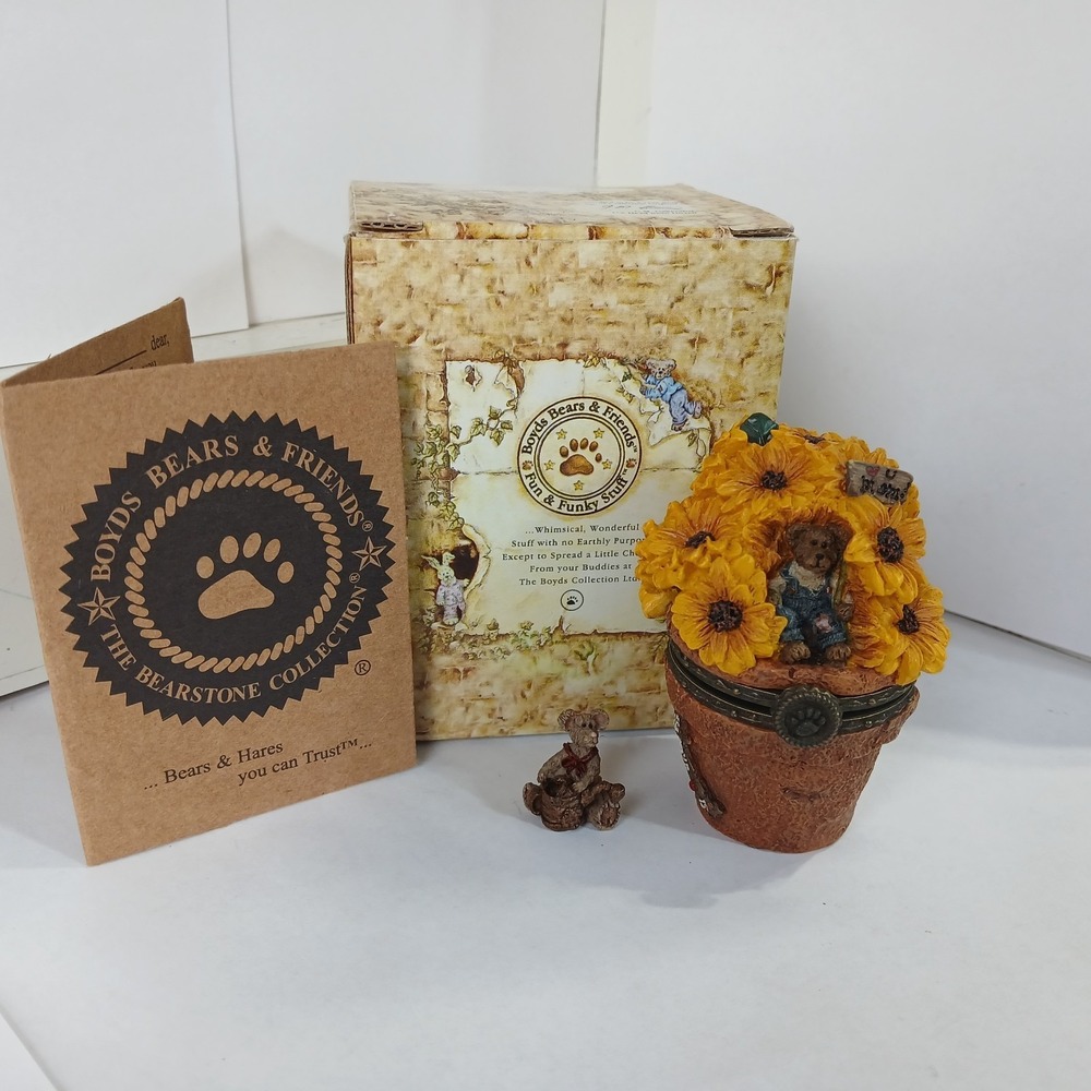 Boyds Uncle Bean's Treasure Box Special Occasion Memories of Mothers w/Nibbles